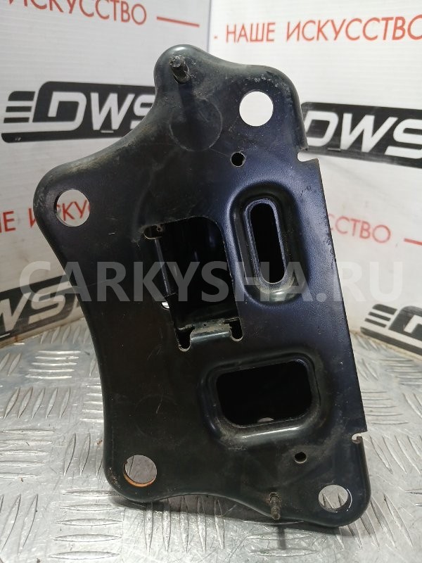 Кронштейн усилителя бампера Lexus IS 