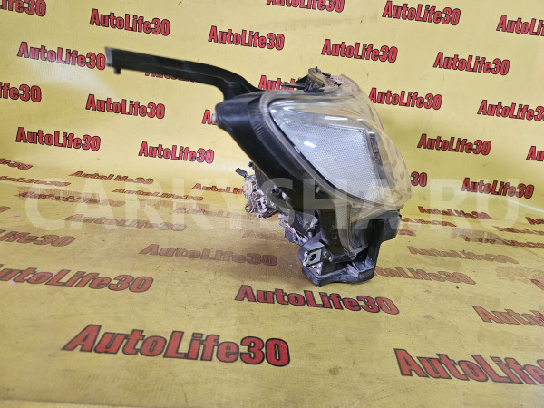 Фара правая Subaru Forester оригинальный номер 84001SC123