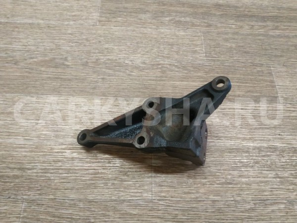 Кронштейн двигателя правый Toyota Avensis 