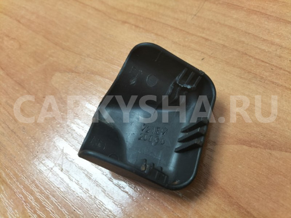 Заглушка полозьев сиденья передняя правая Toyota Toyota Carina оригинальный номер 7215720030