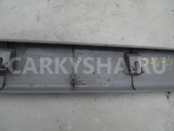 Обшивка двери багажника Toyota RAV4 III (2005—2010) Toyota RAV 4 оригинальный номер 6793942020B0