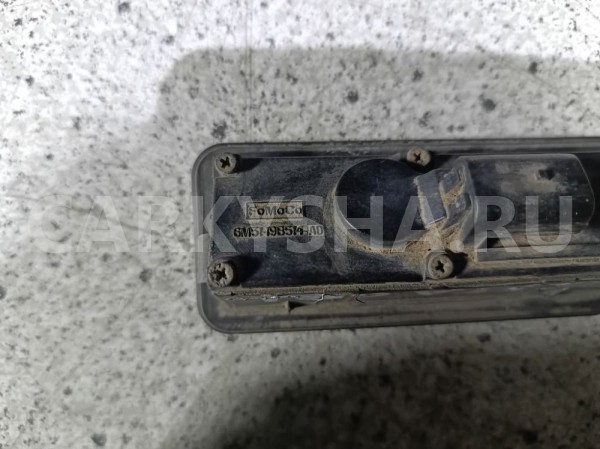 Кнопка открывания багажника Ford Fiesta Mk6 (2008—2013) Ford Fiesta оригинальный номер 1857333