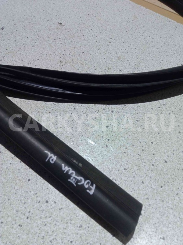 Уплотнитель двери Ford Focus III (2011—2015) Ford Focus оригинальный номер 1748755