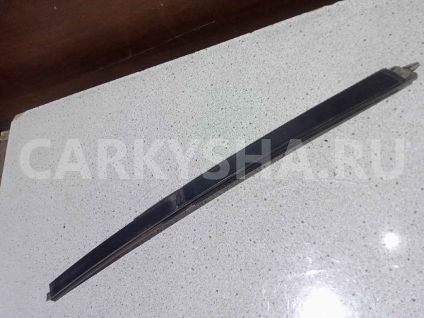 Направляющая стекла двери Renault Logan II (2012—2018) Renault 12 оригинальный номер 822309723R