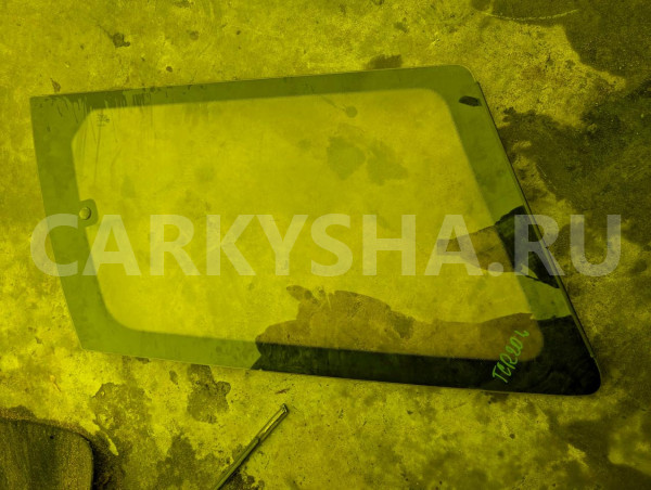 Стекло собачника Toyota Estima 