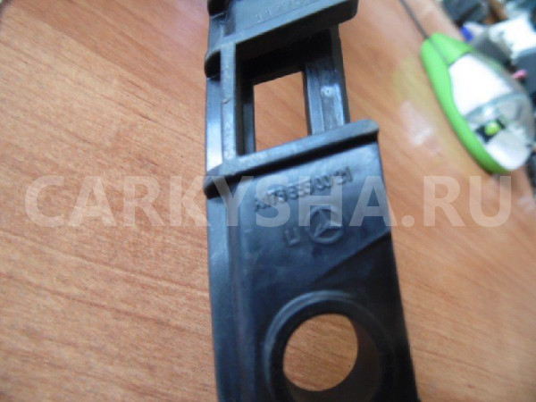 Крепеж бампера Mercedes-Benz A-класс W176 (2012—2015) Mercedes-Benz A-klasse оригинальный номер A1768850021