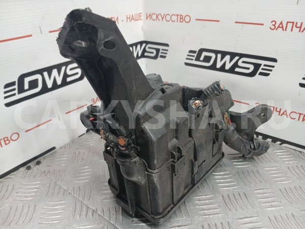 Блок реле и предохранителей Toyota Estima 