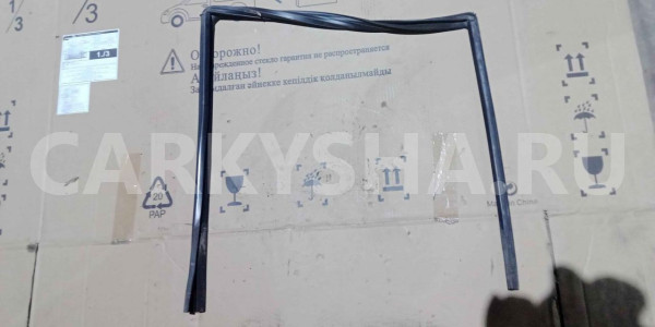 Уплотнитель стекла двери Mercedes-Benz M-класс W164 рестайлинг (2008—2011) Mercedes-Benz M-klasse оригинальный номер A1647350725