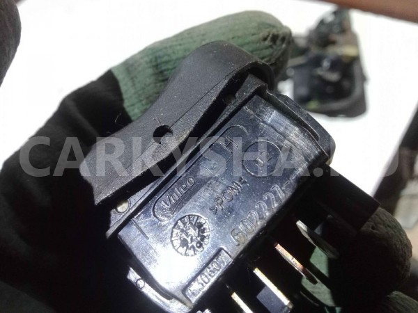 Кнопка стеклоподъемника Renault Sandero I (2009—2014) Renault 14 оригинальный номер 8200602227