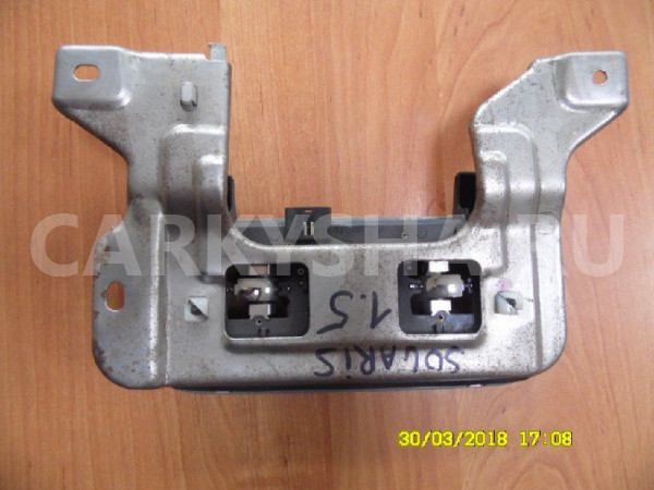 Плафон салонный Hyundai Solaris I (2010—2014) Hyundai Solaris 