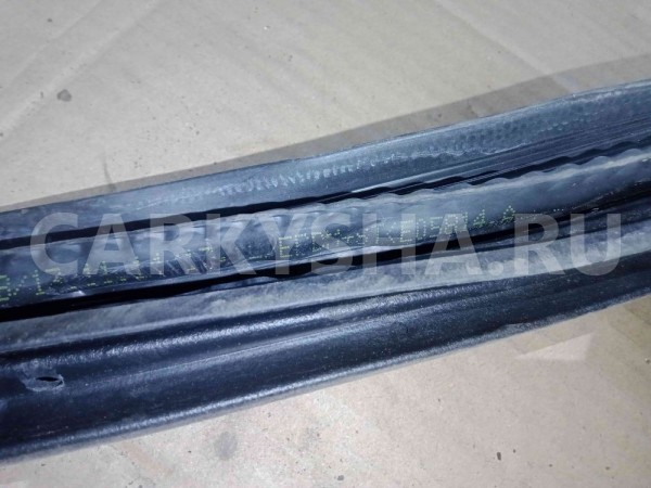 Уплотнитель двери Ford Fiesta Mk6 рестайлинг (2012—2019) Ford Fiesta оригинальный номер 2013470