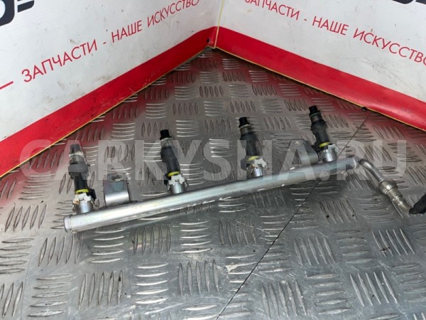 Форсунка топливная Nissan Serena 