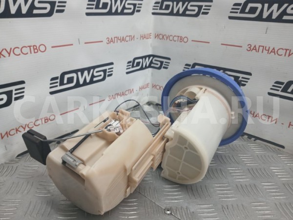 Насос топливный Toyota Avensis 