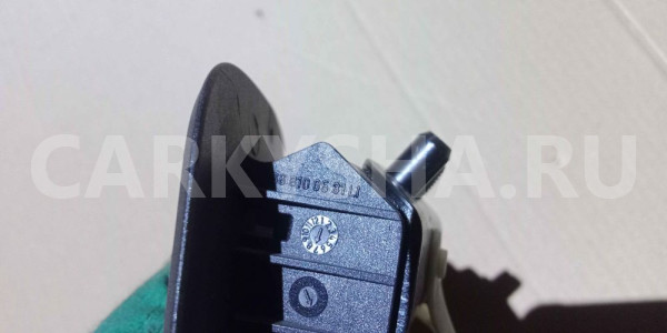 Кронштейн шторки багажника (задний,левый) Mercedes-Benz M-klasse оригинальный номер a1668100531