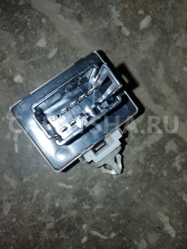 Реле поворотов Toyota Hilux VII рестайлинг (2011—2015) Toyota Hilux оригинальный номер 8198006030