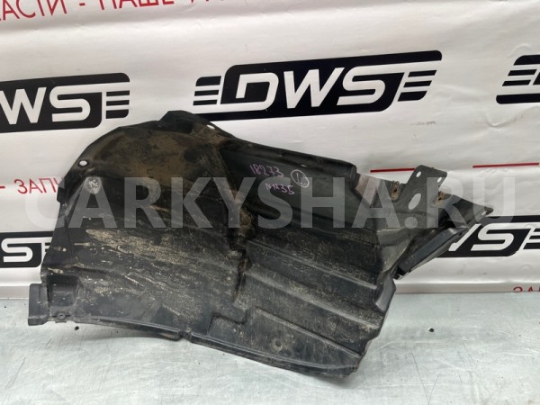 Подкрылок Nissan Stagea 