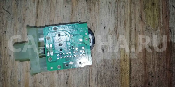 Кнопка обогрева сидений Ford Focus III (2011—2015) Ford Focus оригинальный номер 5228747