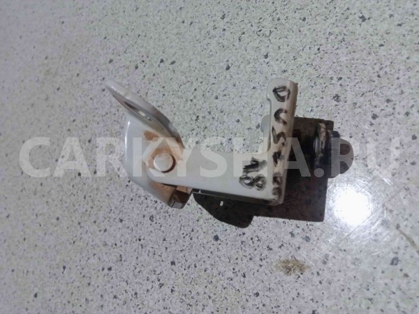 Петля двери багажника Renault Duster I рестайлинг (2015—2021) Renault 15 оригинальный номер 844009697r