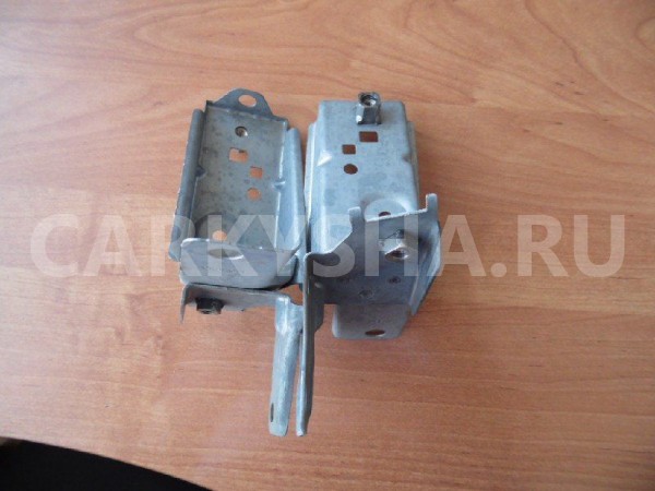 Кронштейн усилителя бампера Honda CR-V III (2006—2009) Honda CR-V оригинальный номер 71142SWA000ZZ