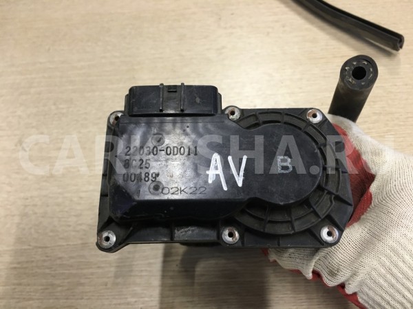 Заслонка дроссельная электрическая Toyota Avensis II Рестайлинг Седан оригинальный номер 22030-0D011