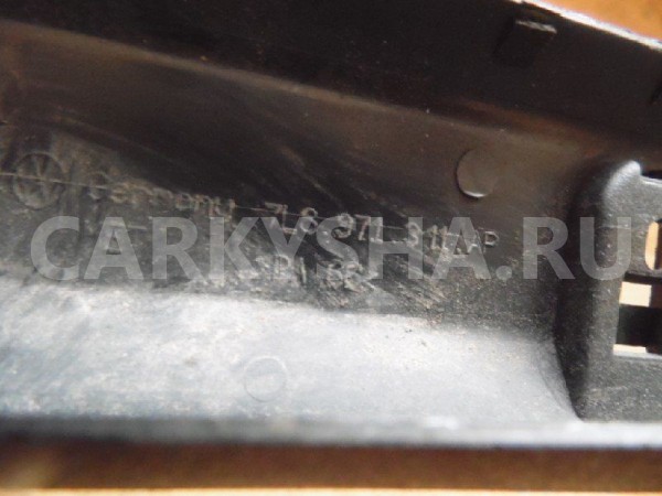 Накладка двери багажника Volkswagen Touareg I (2002—2006) Volkswagen Touareg оригинальный номер 7L6971311AP