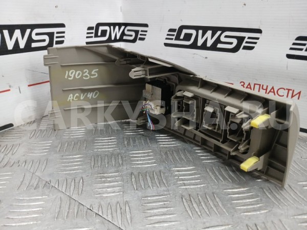 накладка декоративная Toyota Camry 