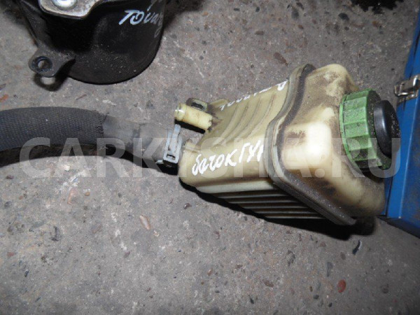 Бачок гидроусилителя Volkswagen Touareg I рестайлинг (2006—2010) Volkswagen Touareg 