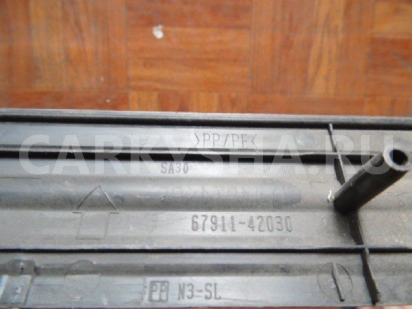 Накладка порога (внутренняя) Toyota RAV4 III (2005—2010) Toyota RAV 4 оригинальный номер 6791142030B0