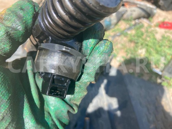 Форсунка топливная Volkswagen Passat B6 (2005—2010) Volkswagen Passat оригинальный номер 038130073bq