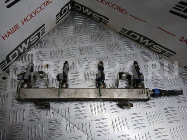 Форсунка топливная Mazda Axela 