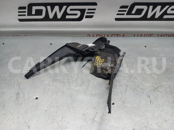 Уголок решетки под дворники Honda Fit 