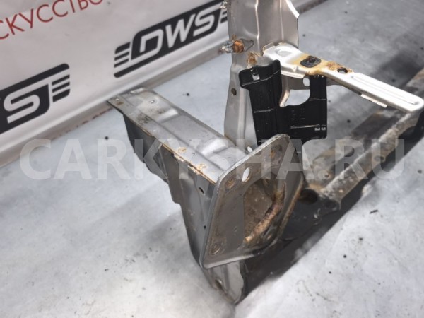 Рамка радиатора Toyota Ipsum 