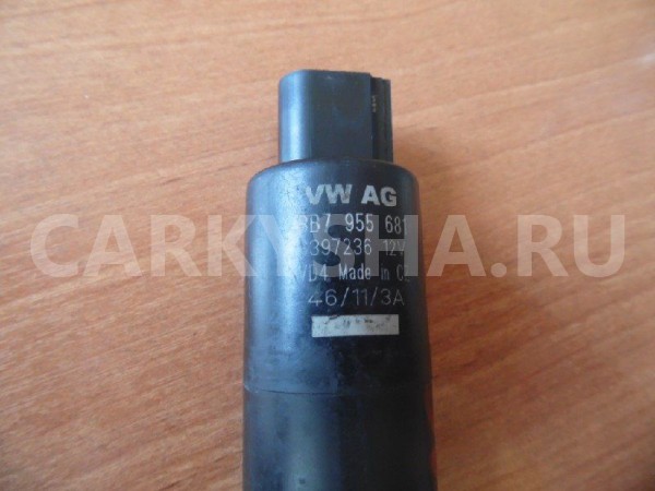 Насос омывателя фар Audi A6 C4 (1994—1997) Audi A6 оригинальный номер 3B7955681