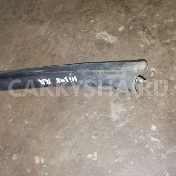 Уплотнитель двери Toyota Hilux VII рестайлинг (2011—2015) Toyota Hilux оригинальный номер 681420K010