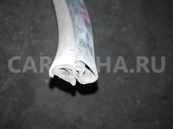 Уплотнитель двери Toyota Land Cruiser 100 (1998—2002) Toyota Land Cruiser оригинальный номер 6786160100