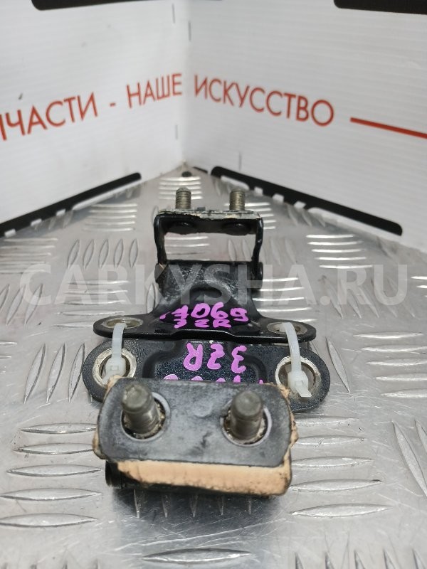 Петля двери багажника Toyota Avensis 