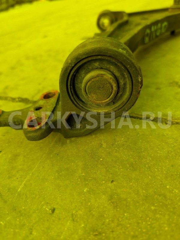 Рычаг Nissan Bluebird Sylphy 