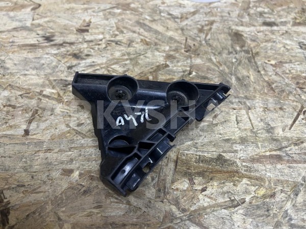 Кронштейн крепления заднего бампера правый Toyota Camry VI (XV40) оригинальный номер 52575-33110