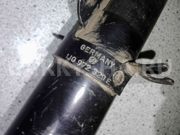 Стойка подвески Skoda Octavia I рестайлинг (2000—2011) Skoda Octavia оригинальный номер 1J0413031AM