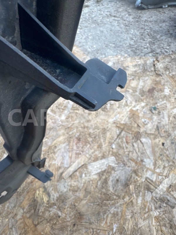 Пыльник радиатора Opel Insignia I Дефлектор правый Opel Insignia оригинальный номер 23447531