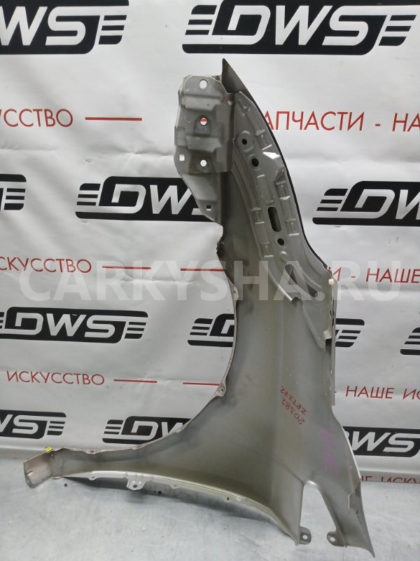 Крыло Toyota Avensis 