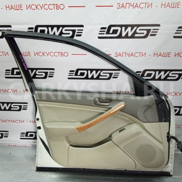 Дверь передняя левая Nissan Stagea 