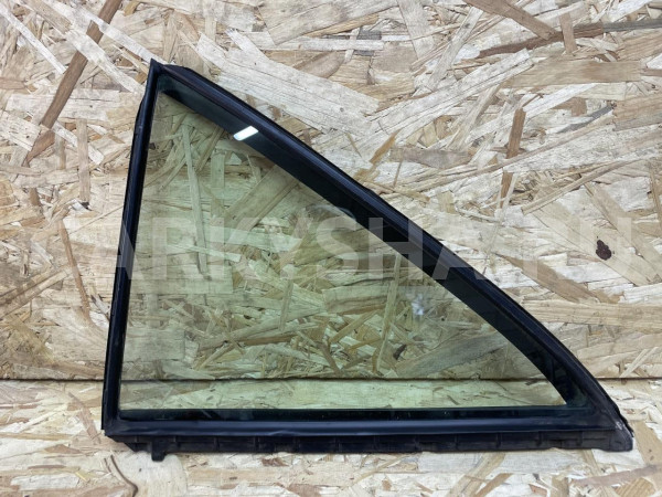 Стекло двери задней левой (форточка) с молдингом Toyota Camry VI (XV40) оригинальный номер 68124-33060