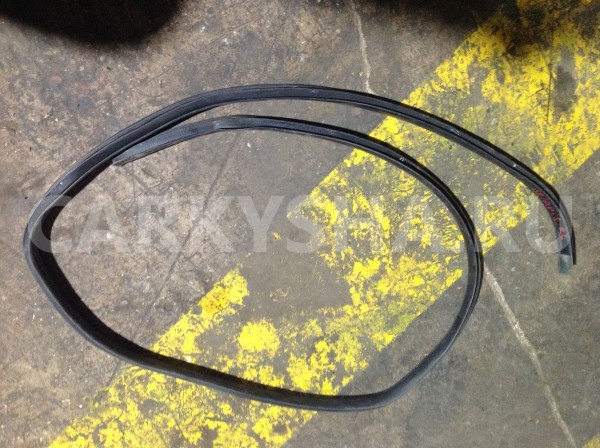 Уплотнитель двери Hyundai Solaris I (2010—2014) Hyundai Solaris оригинальный номер 831304L000