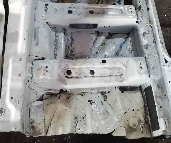 Стойка кузова средняя Audi Q5 I (2008—2012) Audi 200 оригинальный номер 8R0809224