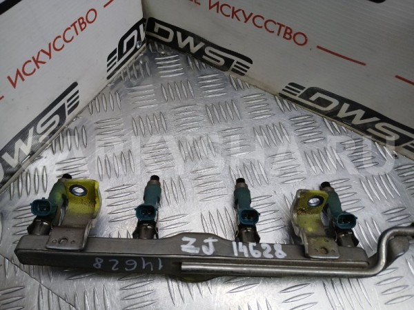 Форсунка топливная Mazda Demio 