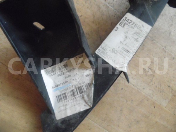 Крепеж бампера Audi Q7 4L (2005—2009) Audi 200 оригинальный номер 4L0807334A