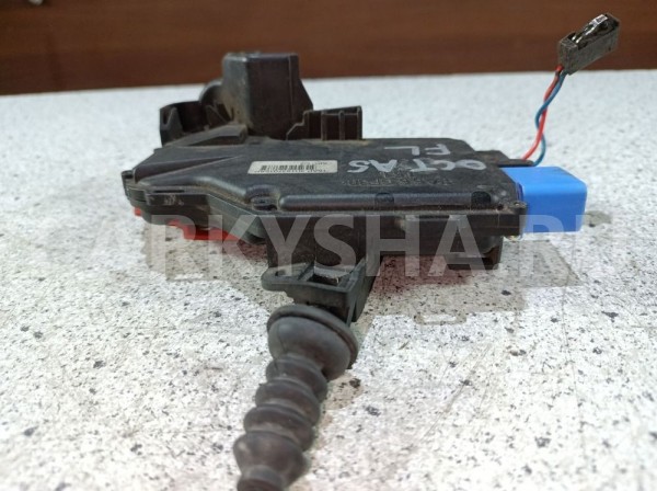 Замок двери Skoda Octavia II рестайлинг (2008—2013) Skoda Octavia оригинальный номер 3D1837015AP