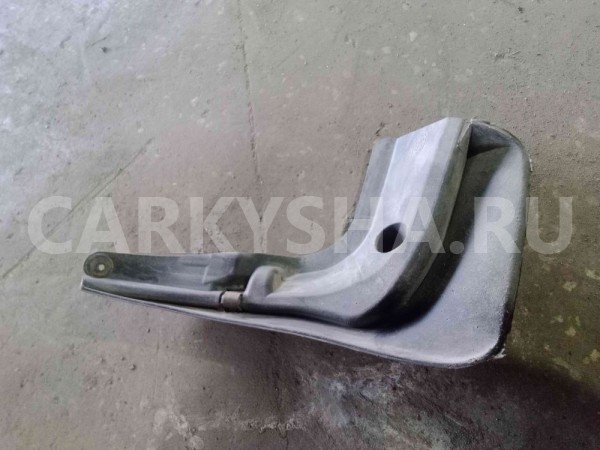 Брызговик Ford Focus III (2011—2015) Ford Focus оригинальный номер bm5jn28370aa