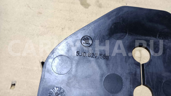 Кожух замка багажника Skoda Fabia II (2007—2010) Skoda Fabia оригинальный номер 5j0827563